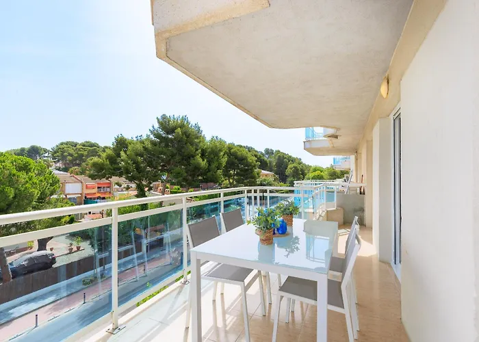 Uhc Larimar Family Complex Superior Salou